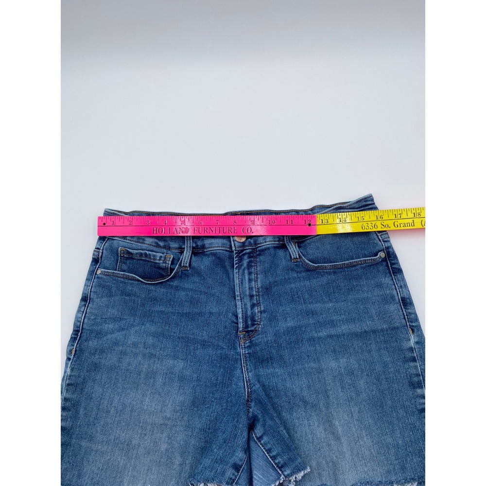 Athleta Sculptek Slim Denim Shorts Blue Lapis Wash Raw Hem 83327 Size 14 - Picture 6 of 10